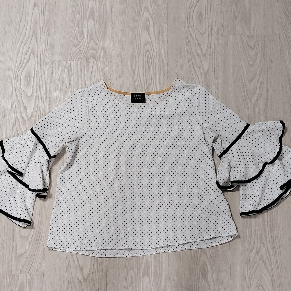 W5 white and black polka dot Blouse with flared sleeves, Size med